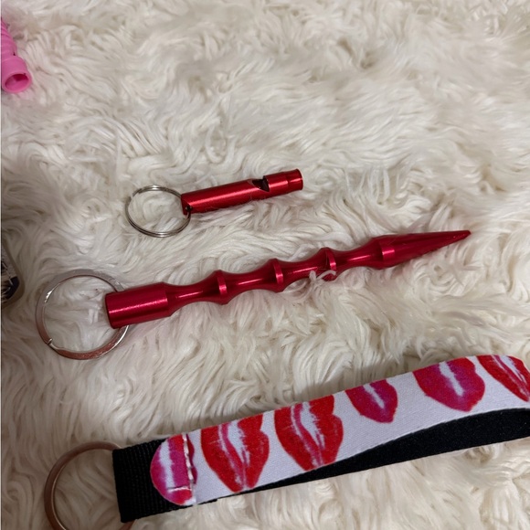 Leopard Print safety Keychain Set - Picture 3 of 6